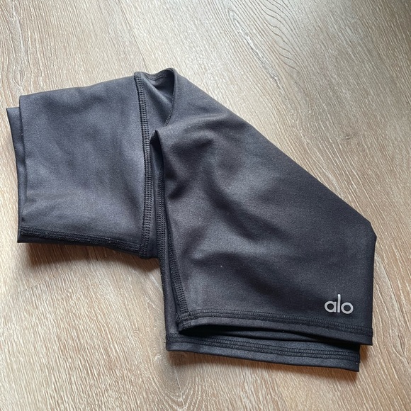 7" High-Waist Biker Short - Picture 2 of 9